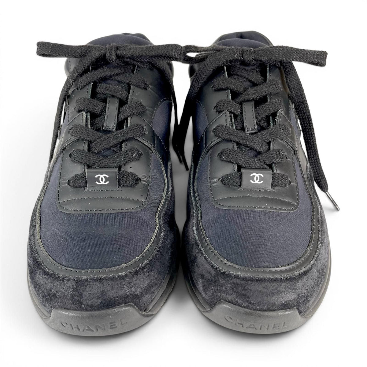 Chanel Suede Leather With CC Logo Low-Cut Sneakers Black — view 2