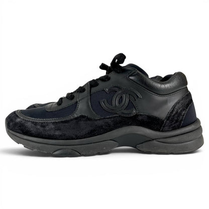 Chanel Suede Leather With CC Logo Low-Cut Sneakers Black — view 3