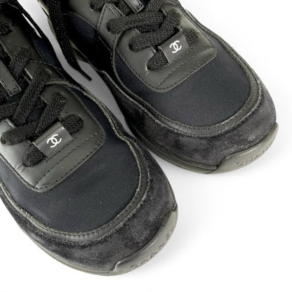 Chanel Suede Leather With CC Logo Low-Cut Sneakers Black — view 6
