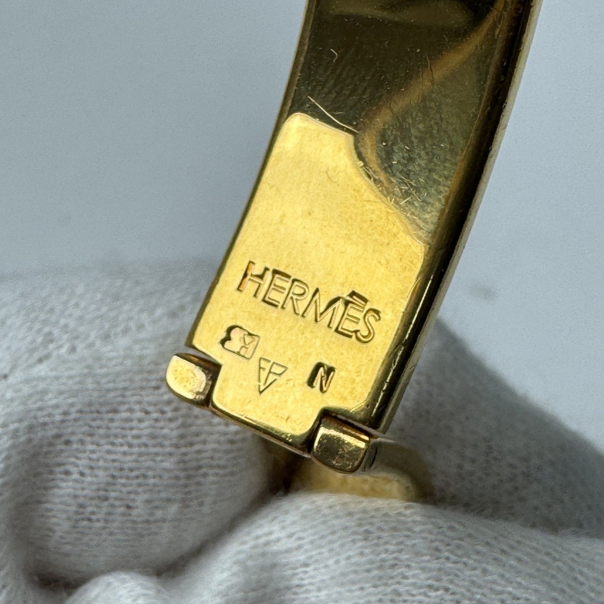 Hermes Clic Clac Bracelet Black Gold — view 6