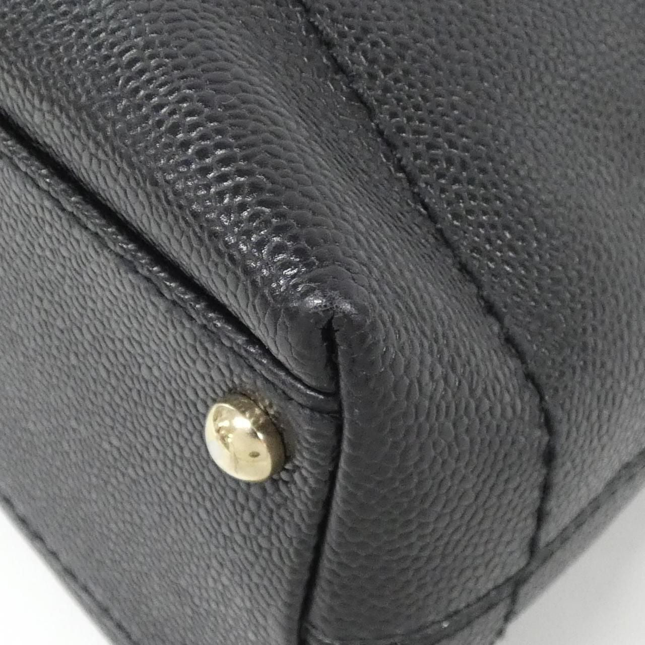Chanel Vintage Bag Handbag Black — view 3