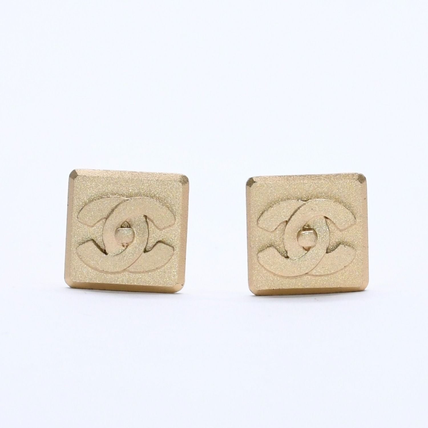 Chanel CC Logo Earrings 02 Turnlock Gold Plated — view 2
