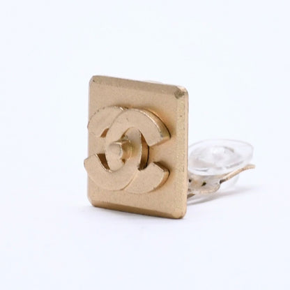 Chanel CC Logo Earrings 02 Turnlock Gold Plated — view 3