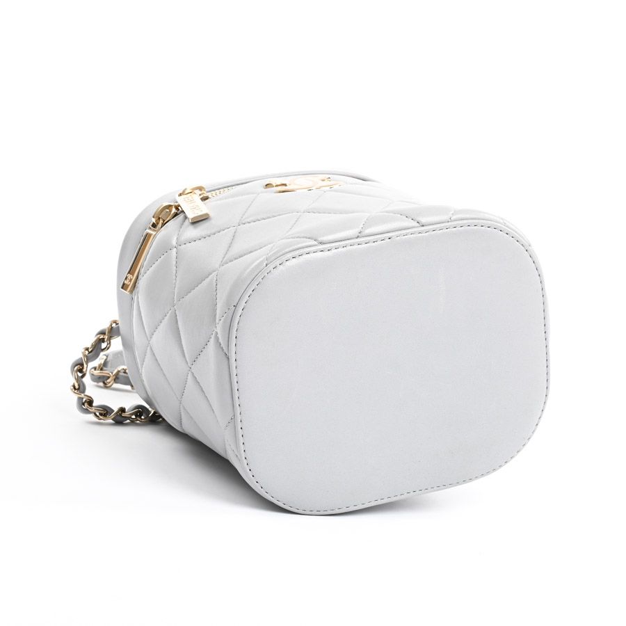 Chanel Shoulder Bag Trendy CC Chain Vanity — view 5