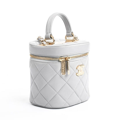 Chanel Shoulder Bag Trendy CC Chain Vanity — view 2