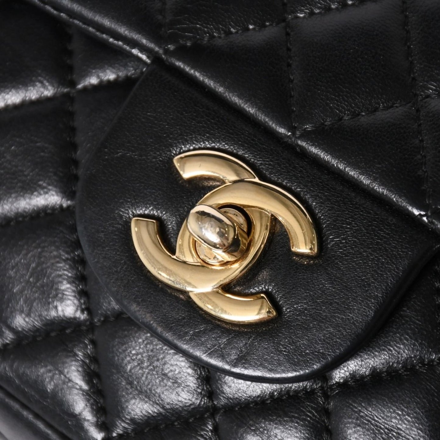 Chanel Quilted 25 Chain Shoulder Bag Valentine's Day Limited CC Logo Lambskin — view 8