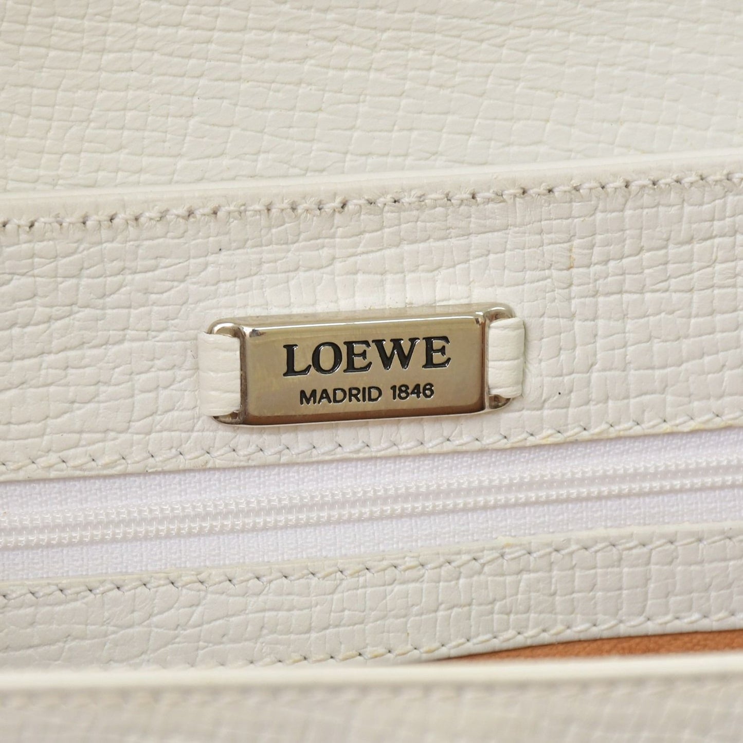 Loewe Leather Shoulder Bag Calfskin Musical Note Shape Metal White Flap — view 7