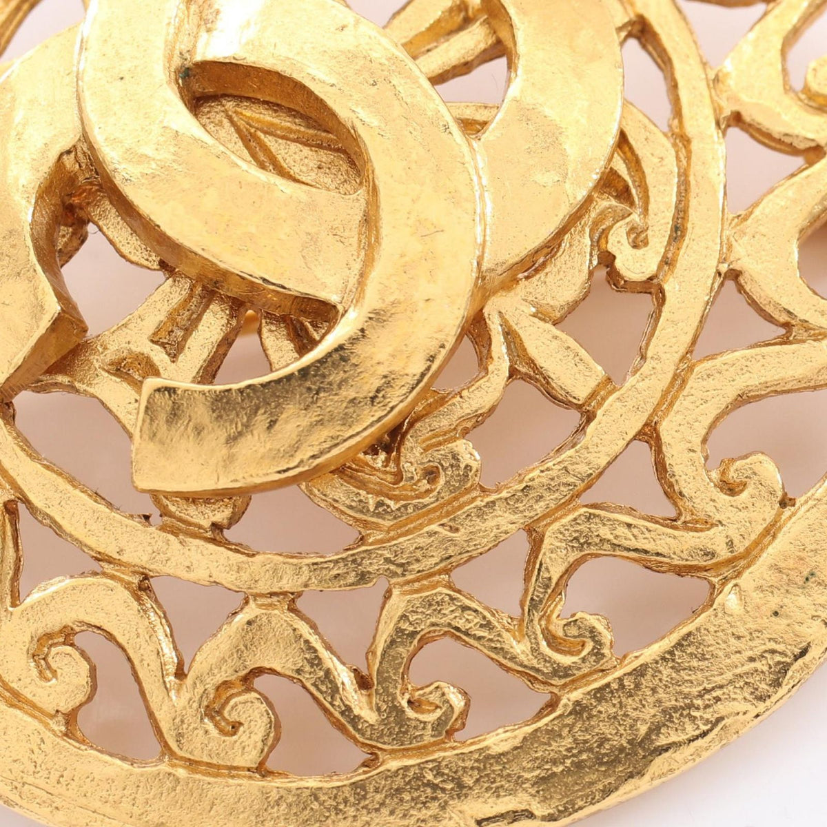 Chanel Brooch CC Logo Circle — view 5