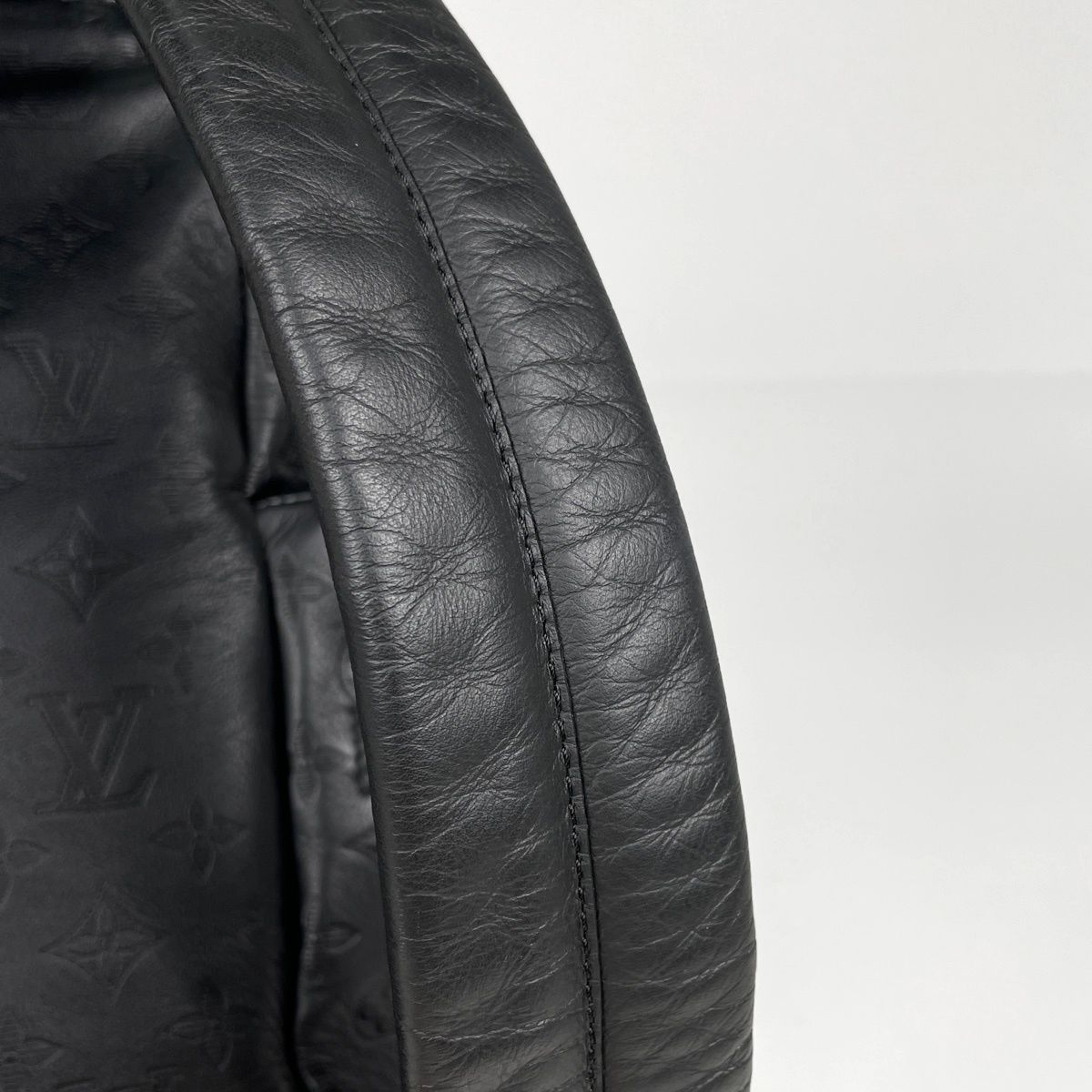 Louis Vuitton Discovery Backpack Monogram Shadow Noir — view 7