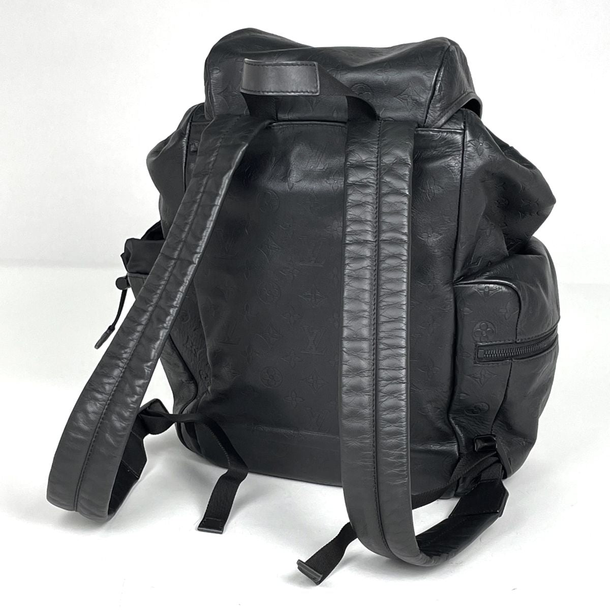 Louis Vuitton Discovery Backpack Monogram Shadow Noir — view 2