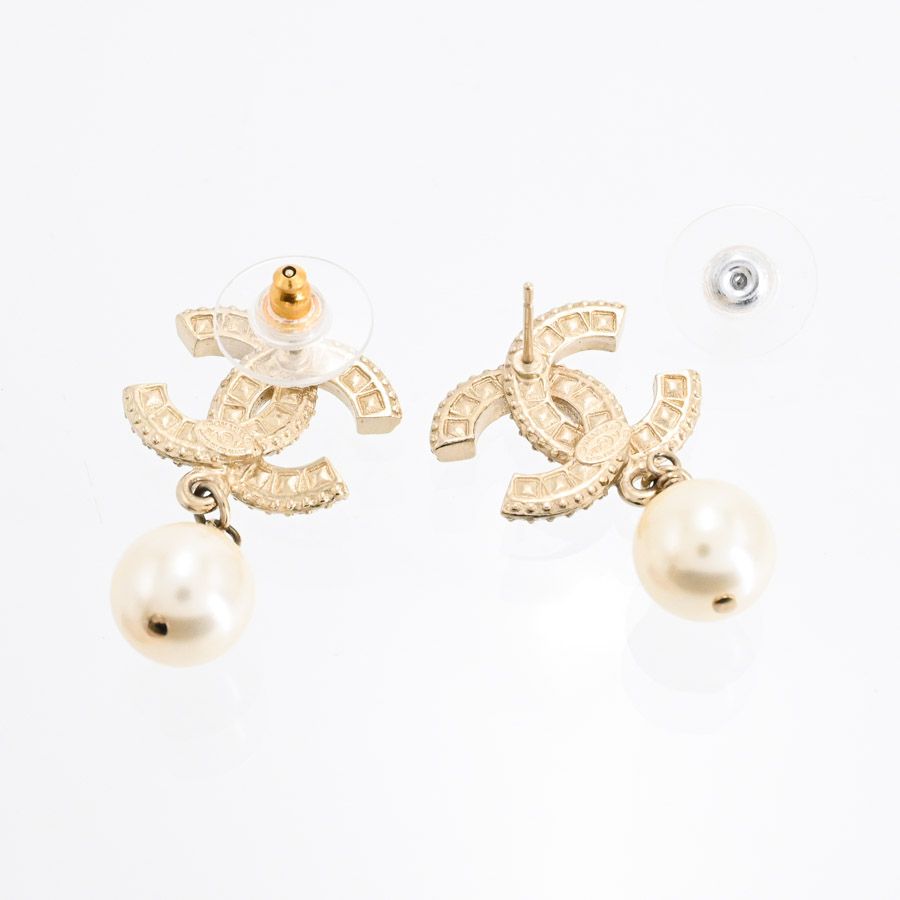 Chanel Earrings Gold — view 3