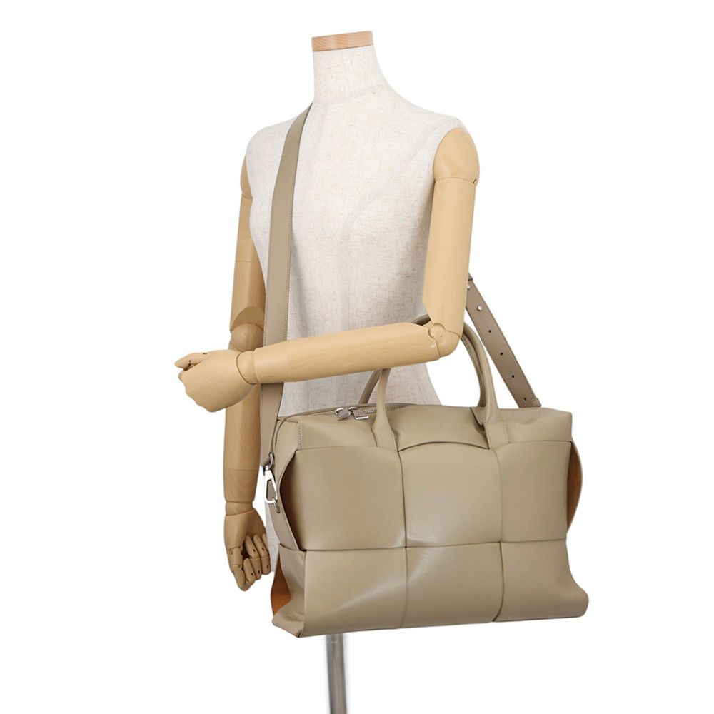Bottega Veneta Handbag Arco Leather 2-Way — view 5