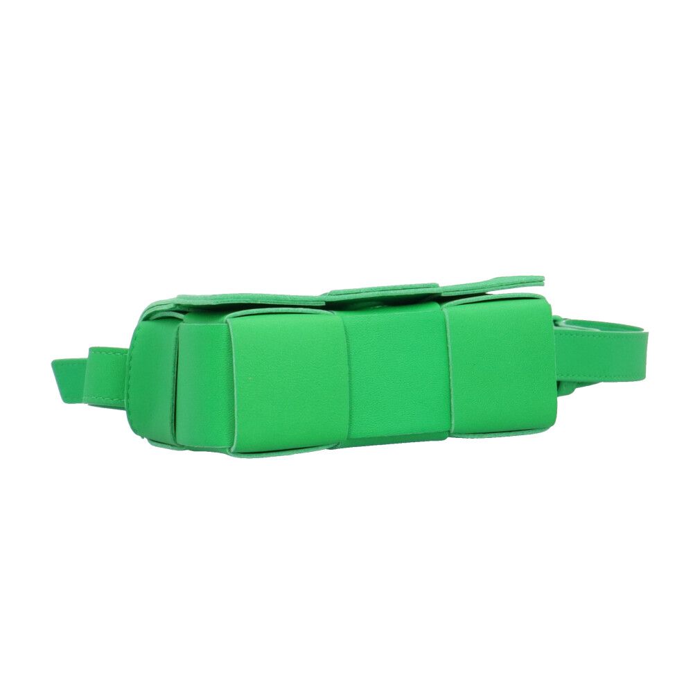 Bottega Veneta Candy Cassette Maxi Intrecciato Shoulder Bag Leather Green — view 5