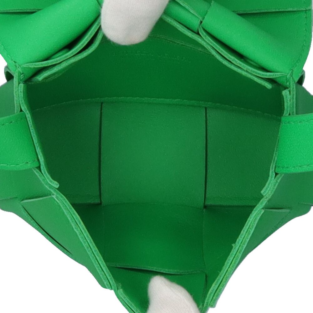 Bottega Veneta Candy Cassette Maxi Intrecciato Shoulder Bag Leather Green — view 7