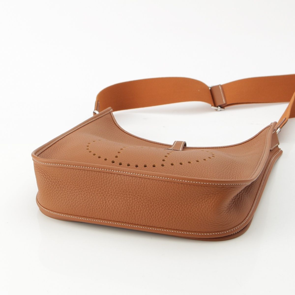 Hermes Evelyne 3 Trois 29 PM Taurillon Clemence Amazon Shoulder Bag Gold — view 5