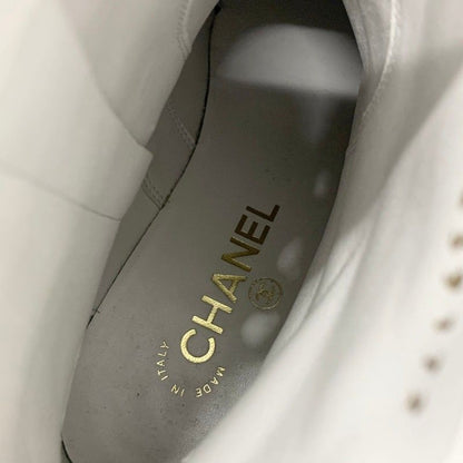 Chanel Boots Short Shoes Leather White Black CC Logo Turnlock — view 7