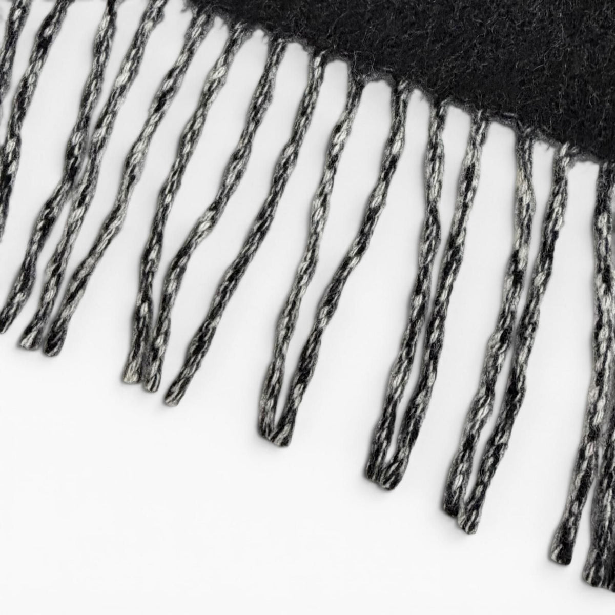 Louis Vuitton Scarf Reykjavik 100% Cashmere Echarpe Monogram Fringe Black — view 5