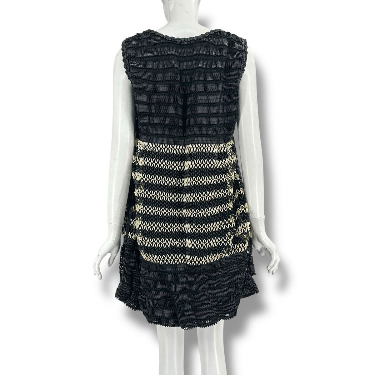 Chanel Dress Sleeveless Zigzag Pattern Openwork White Black 38 — view 3