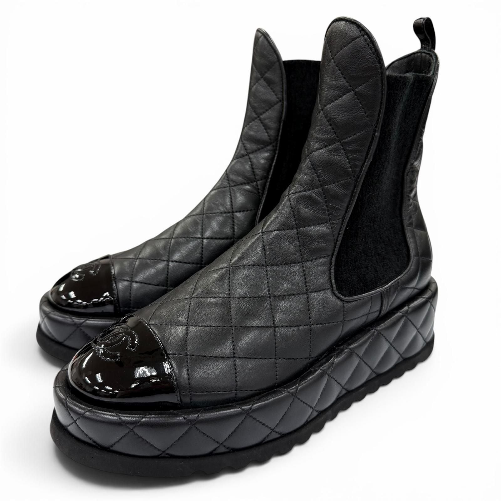 Chanel CC Logo Quilted Leather Side Gore Boots Lightweight Short Black