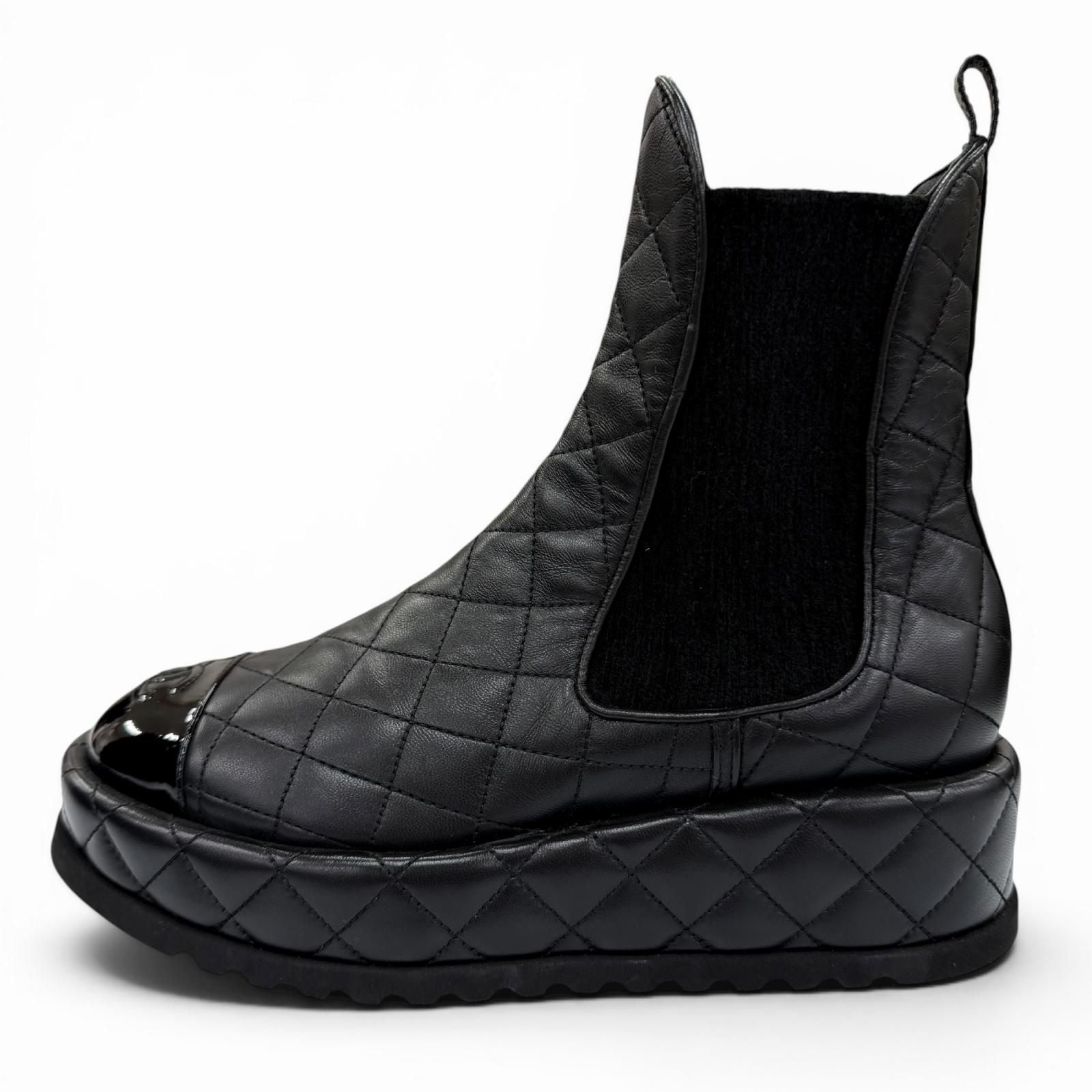 Chanel CC Logo Quilted Leather Side Gore Boots Lightweight Short Black — view 4