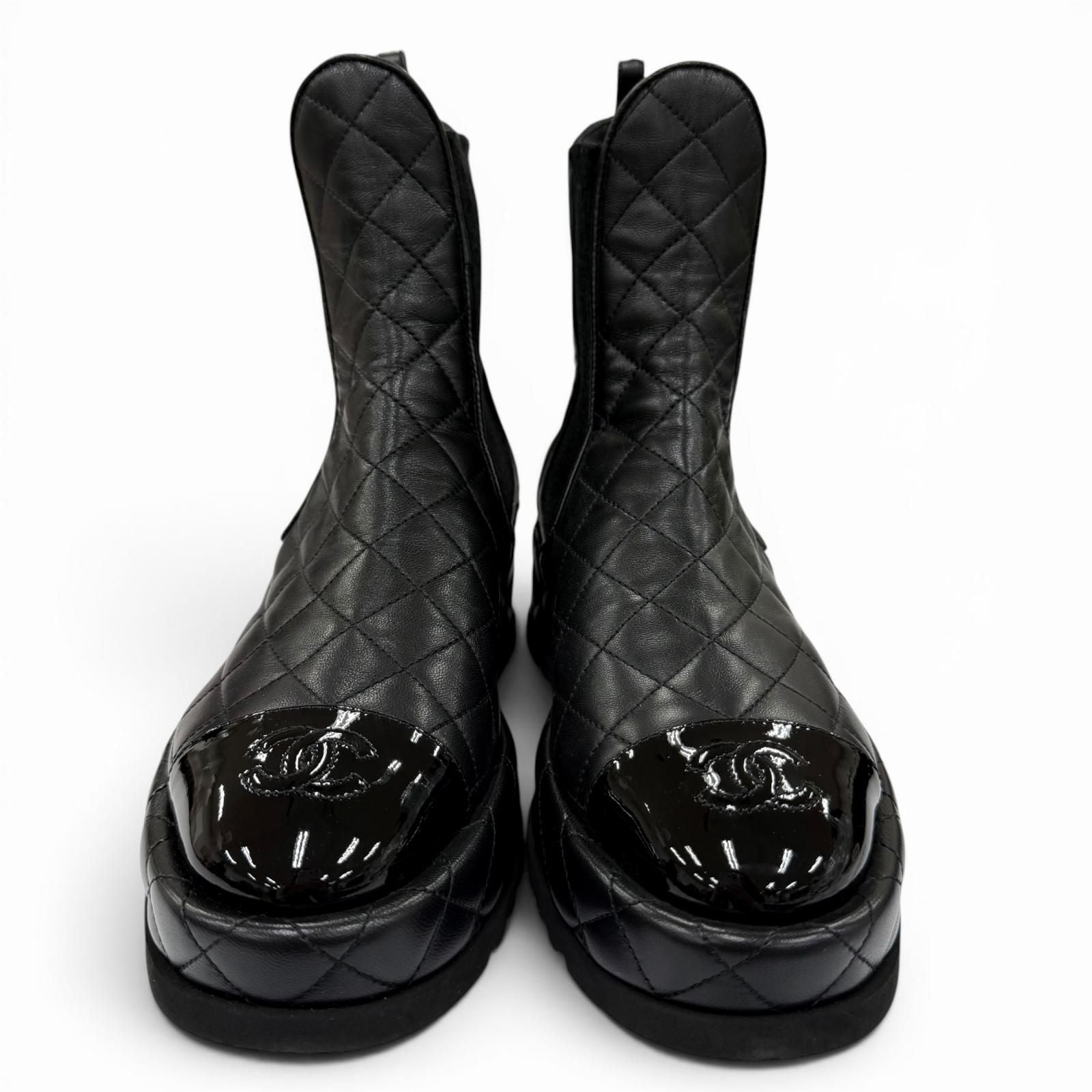 Chanel CC Logo Quilted Leather Side Gore Boots Lightweight Short Black — view 3