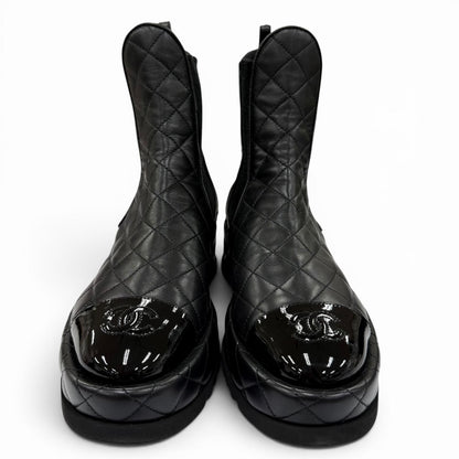 Chanel CC Logo Quilted Leather Side Gore Boots Lightweight Short Black — view 3
