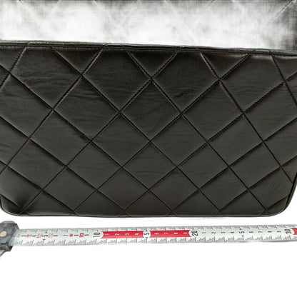 Chanel Shoulder Bag Quilted — view 4