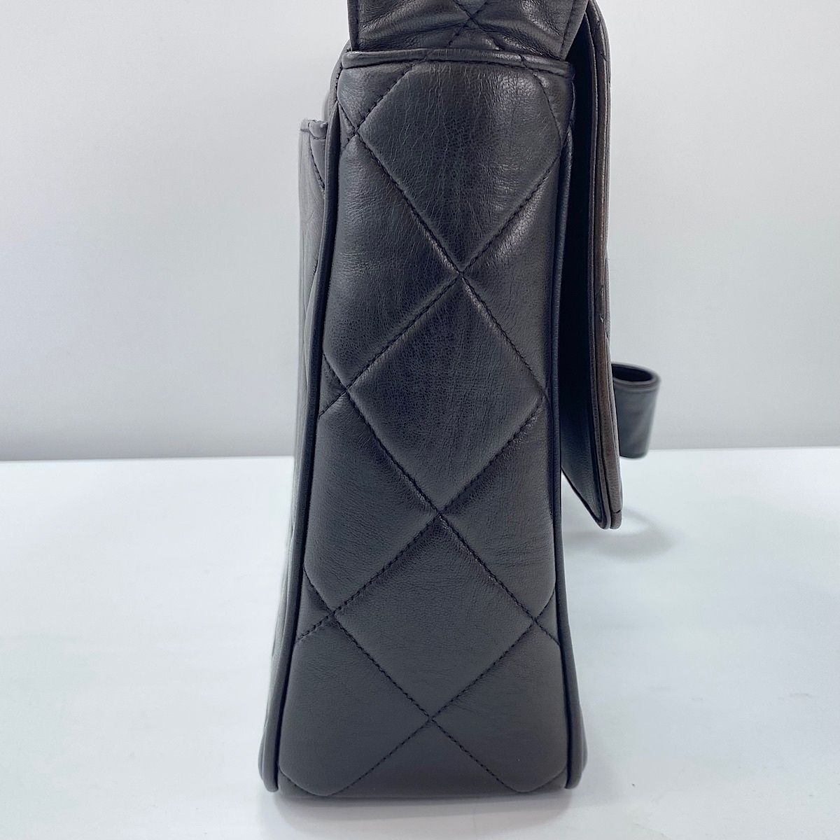 Chanel Shoulder Bag Quilted — view 5