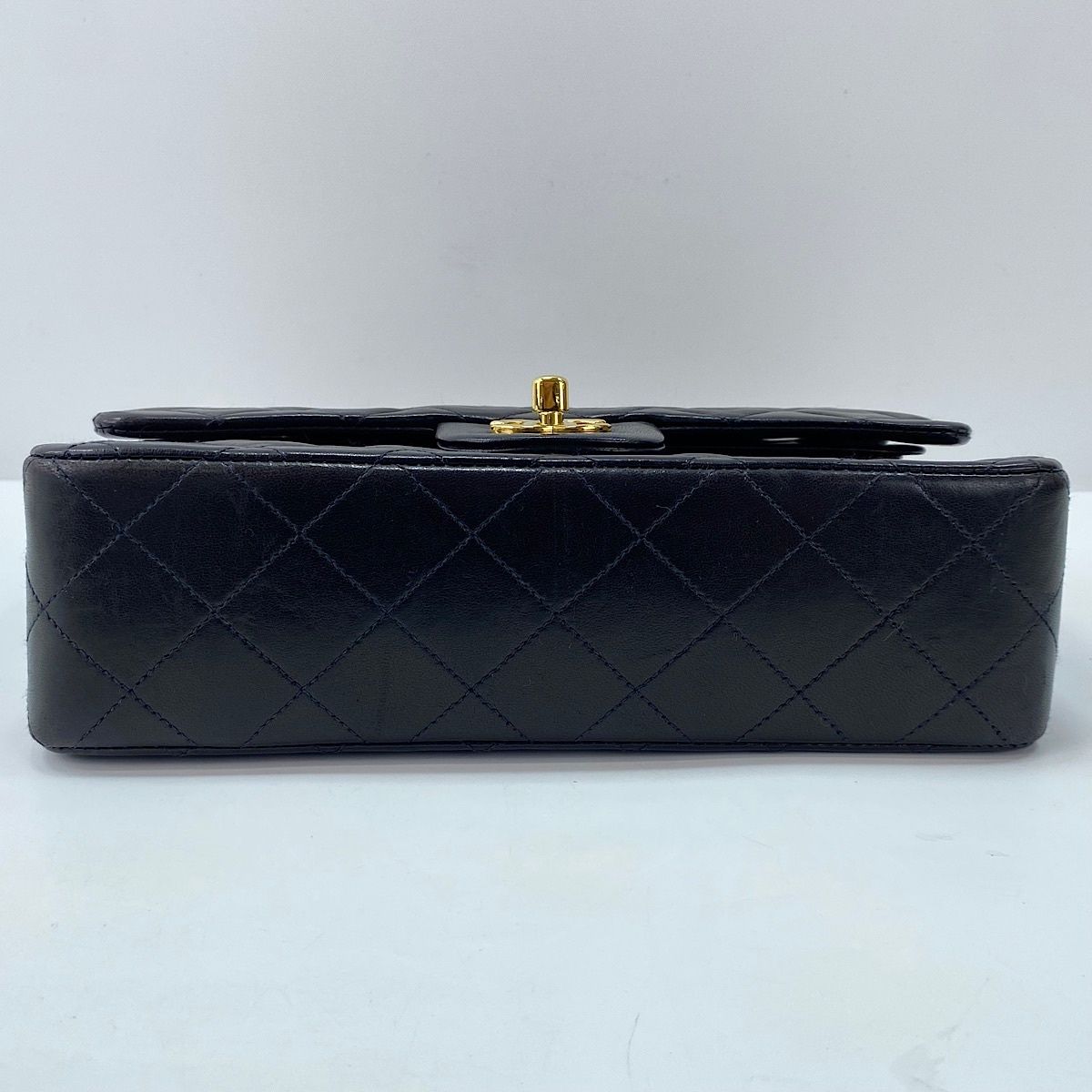 Chanel Shoulder Bag Quilted 23 — view 7