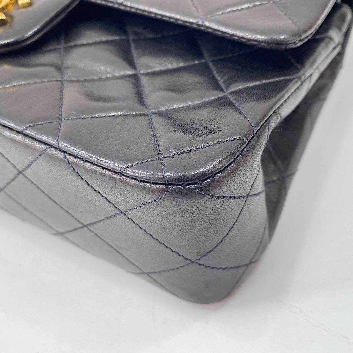 Chanel Shoulder Bag Quilted 23 — view 8