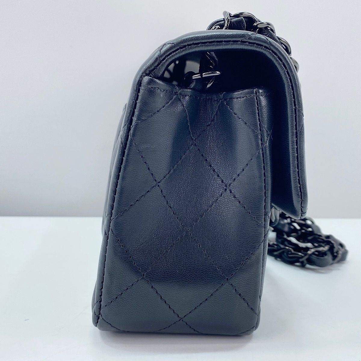 Chanel Shoulder Bag Mini Quilted — view 5