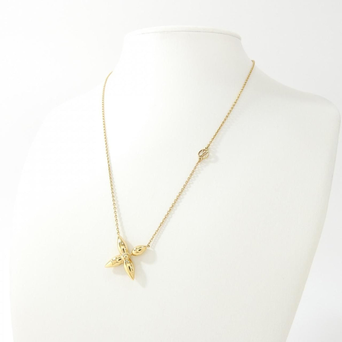 Louis Vuitton Collier Necklace — view 6