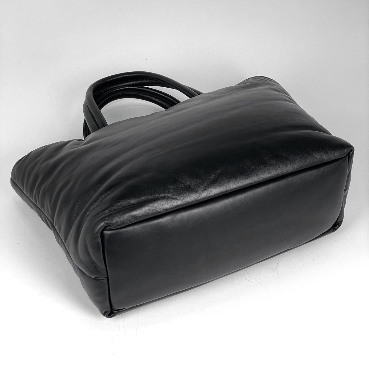 Saint Laurent Logo Tote Bag Leather Black — view 2