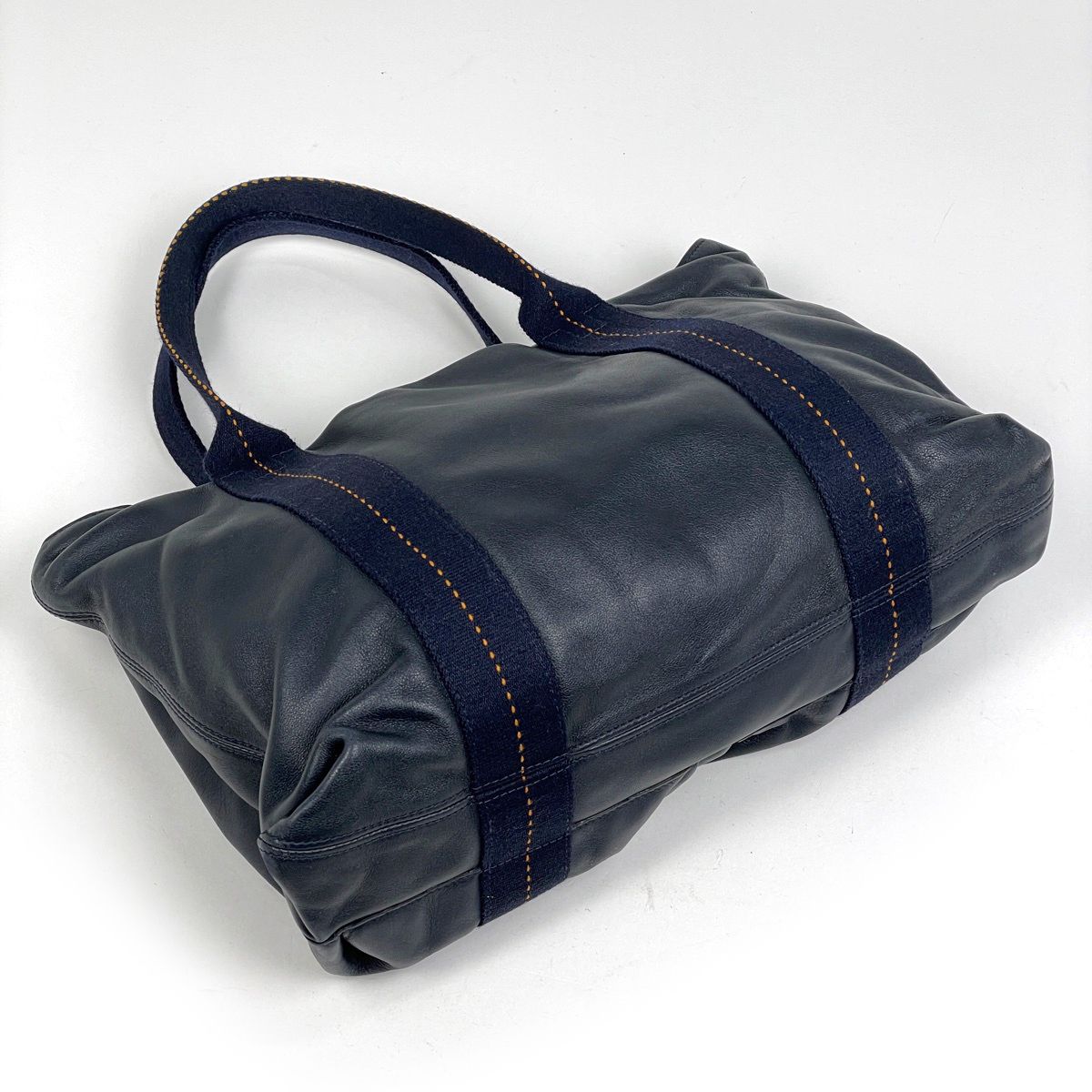 Hermes Caravan Horizontal MM 2-Way Shoulder Bag Vo Derma Navy — view 2