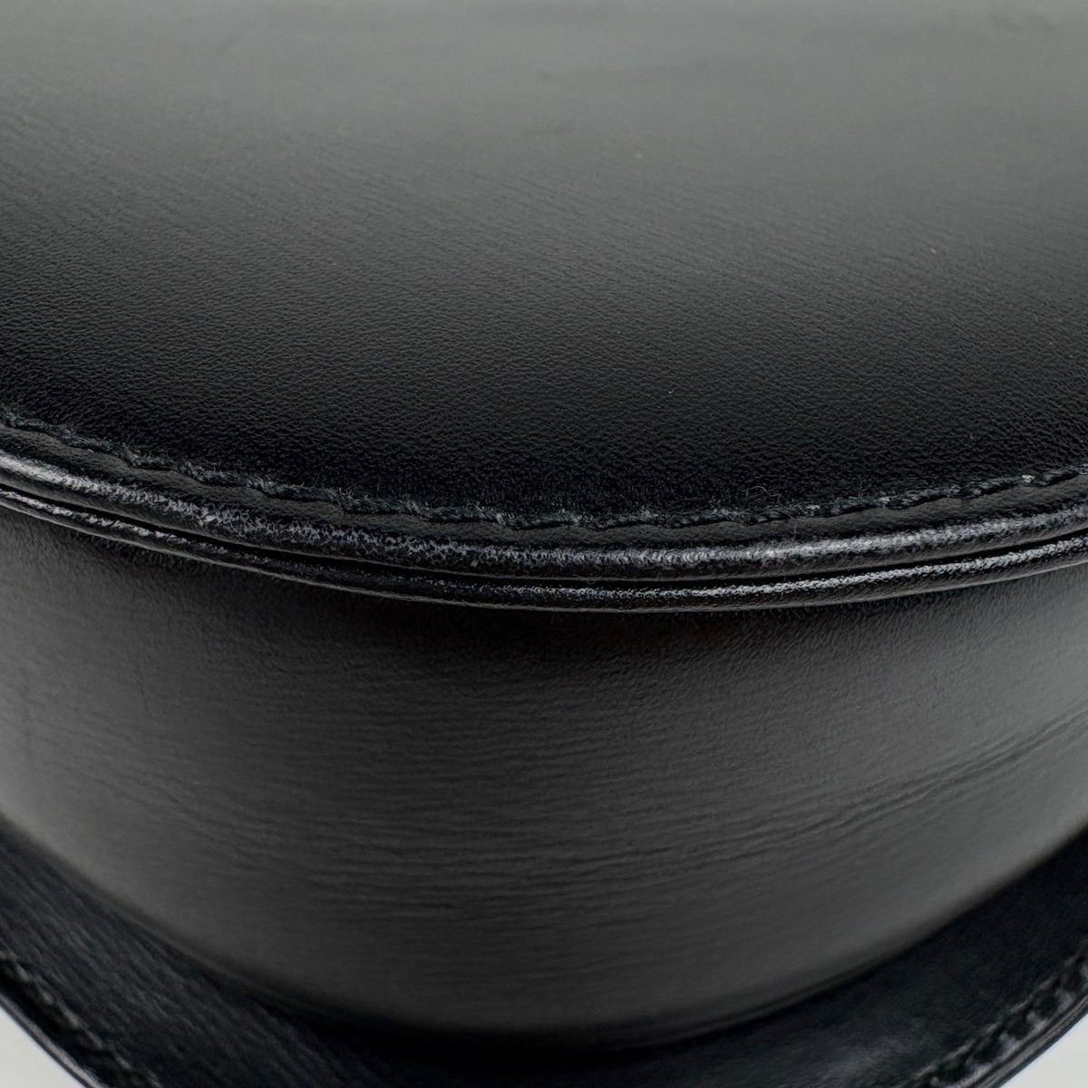 Gucci Chain Shoulder Bag Vintage Leather Black — view 3