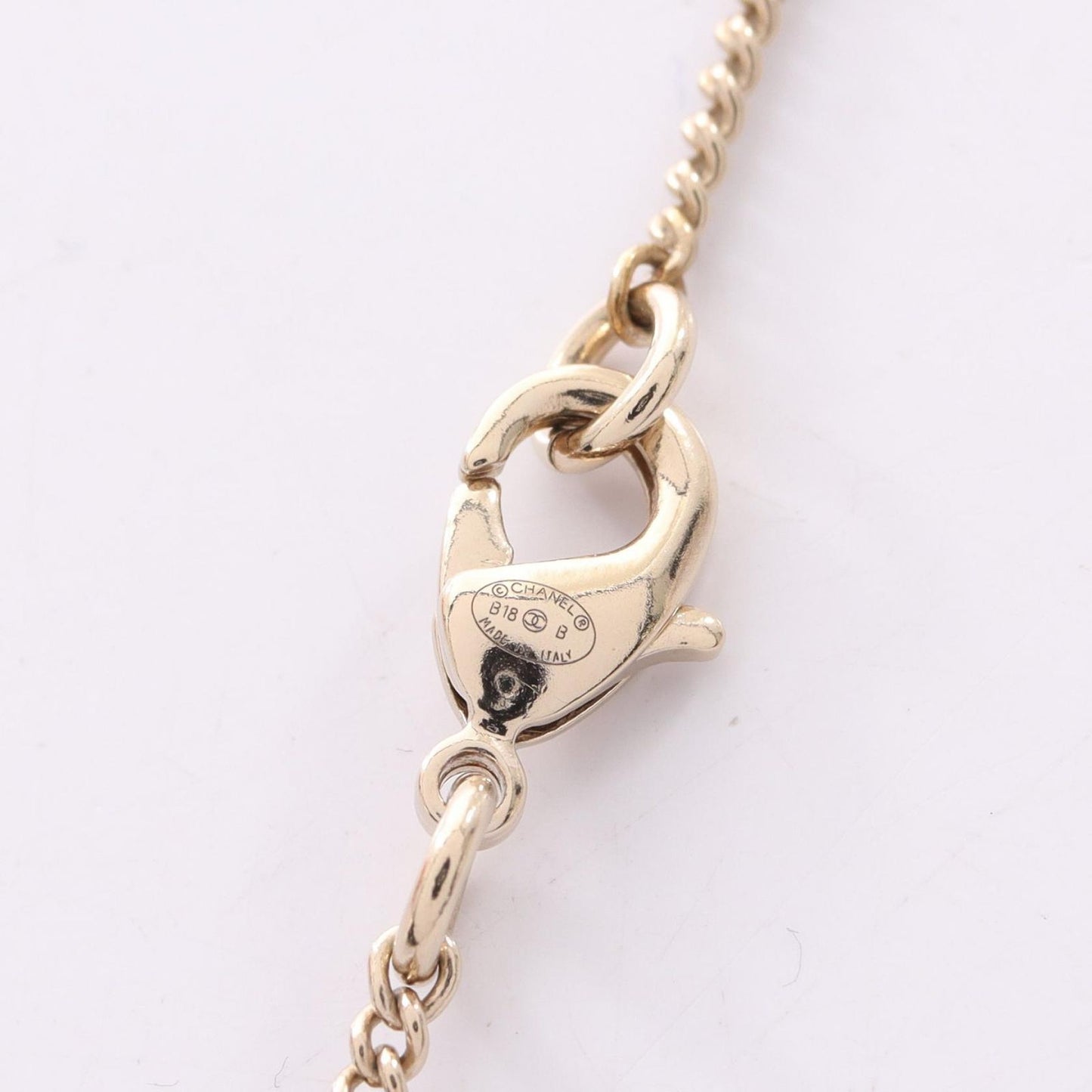 Chanel Necklace CC Logo — view 4