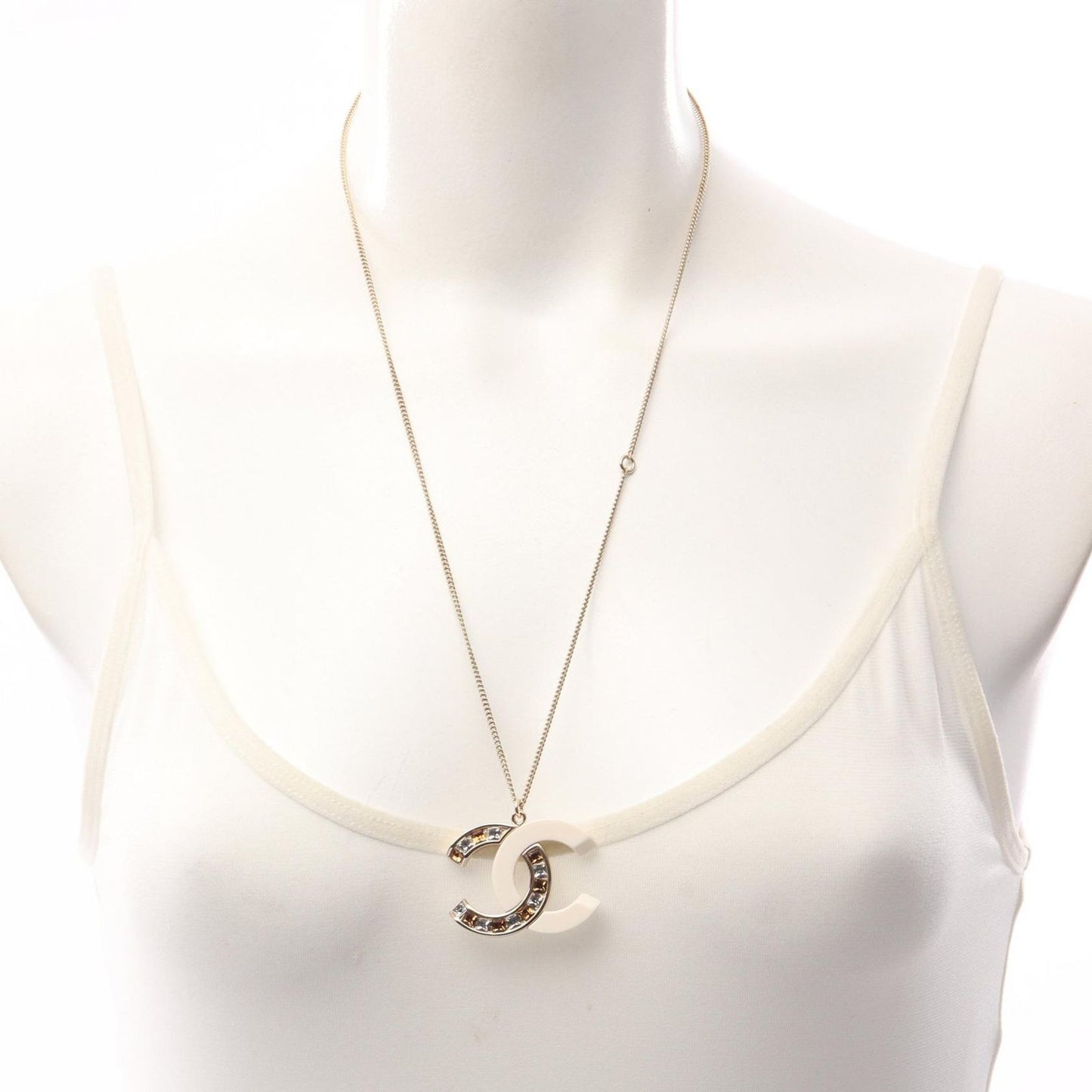 Chanel Necklace CC Logo — view 5