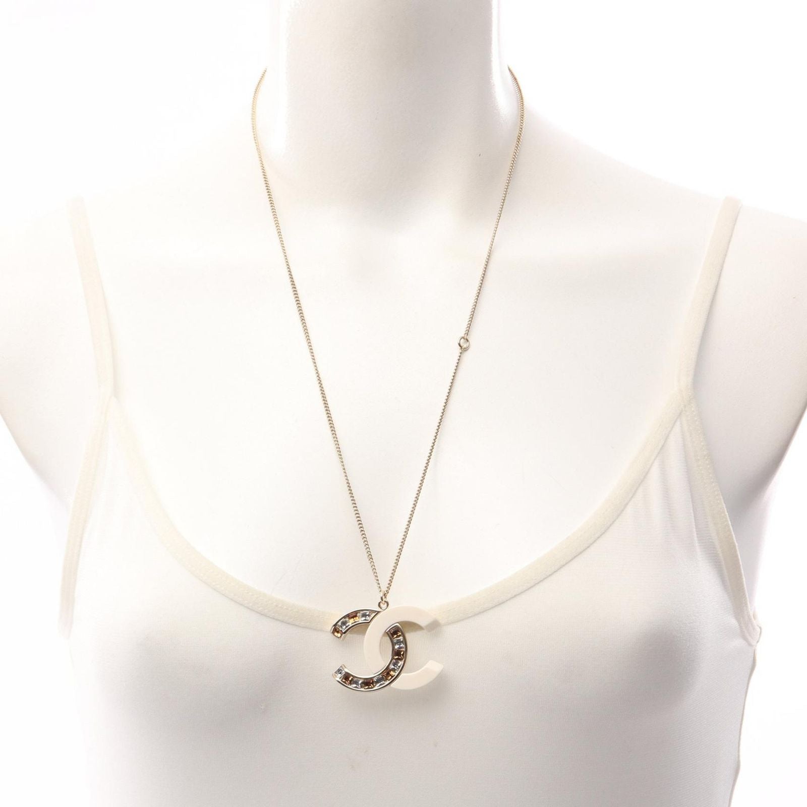 Chanel Necklace CC Logo — view 5