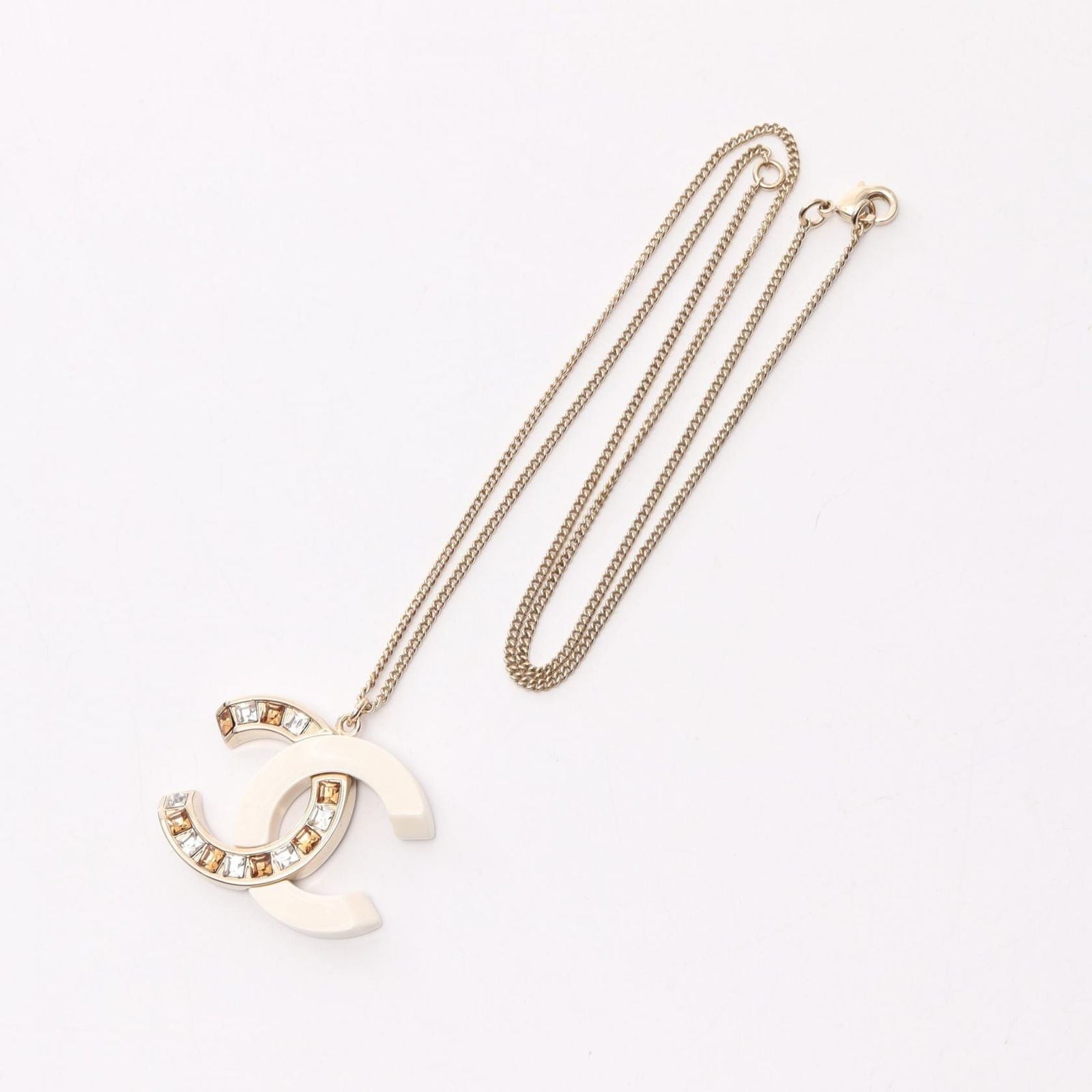 Chanel Necklace CC Logo — view 3