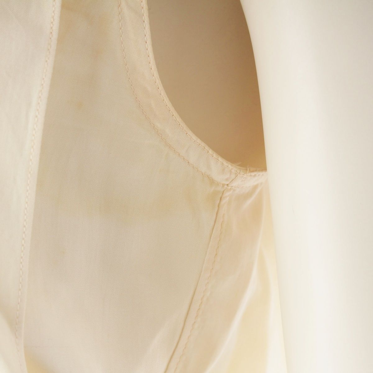 Chanel Silk Vintage CC Logo Sleeveless Blouse 60 Natural Ivory 34 — view 7
