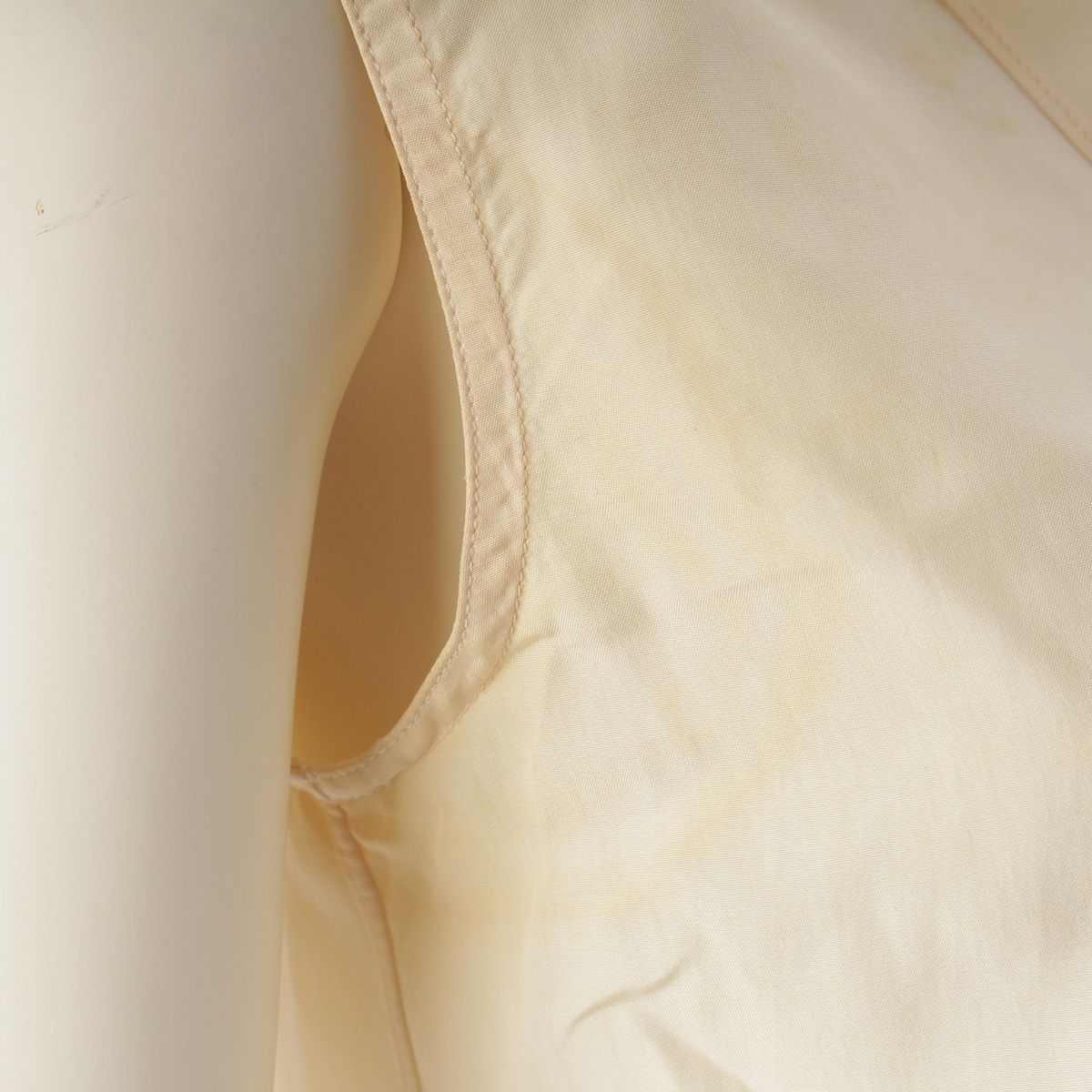 Chanel Silk Vintage CC Logo Sleeveless Blouse 60 Natural Ivory 34 — view 8