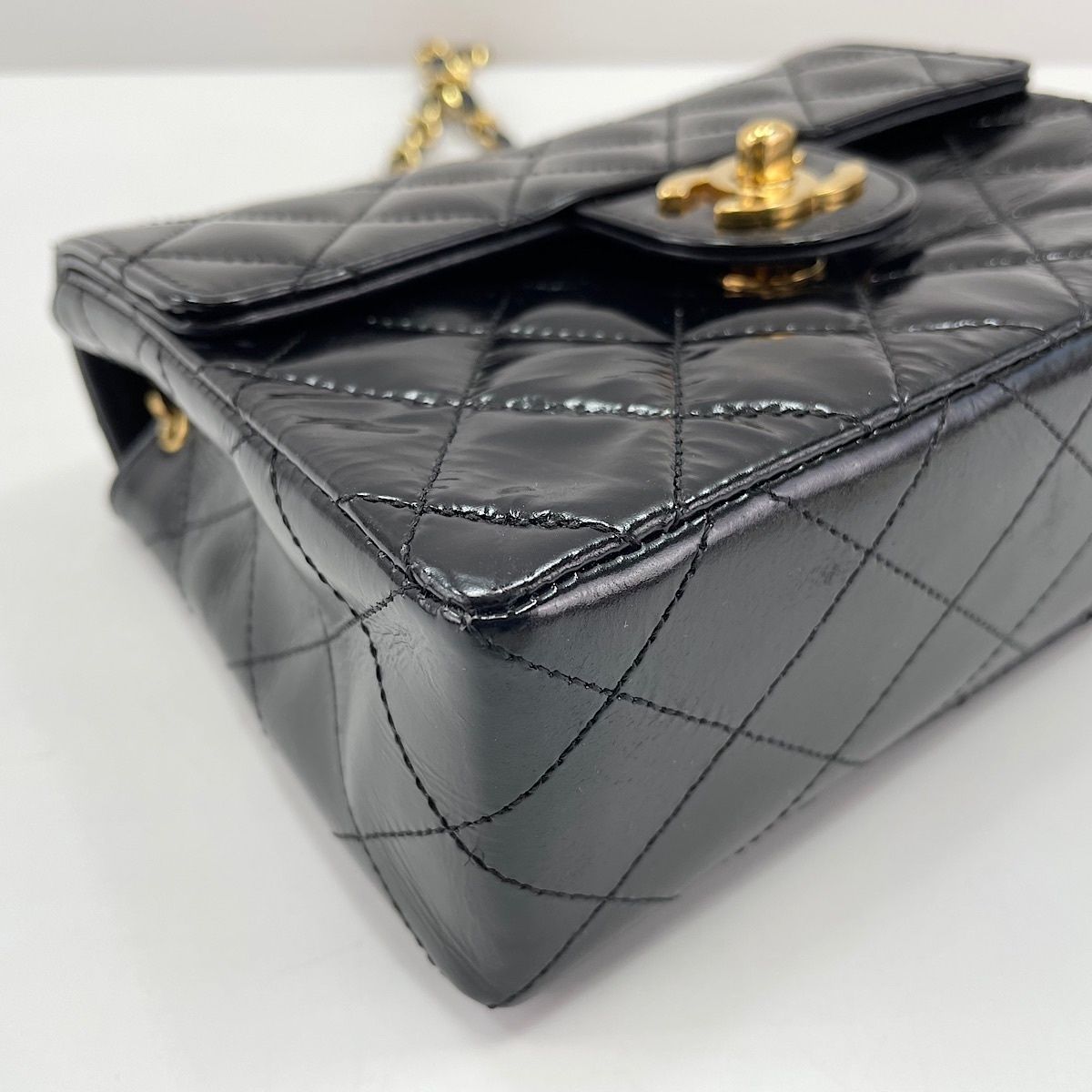 Chanel Shoulder Bag Quilted Mini — view 8