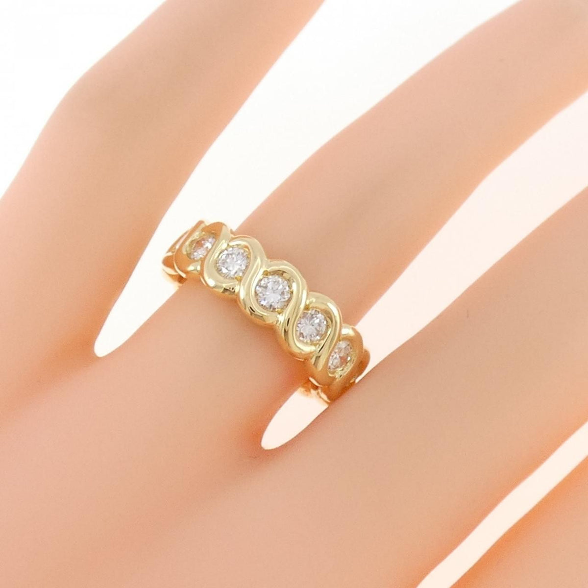Van Cleef & Arpels Vintage Diamond Ring — view 5