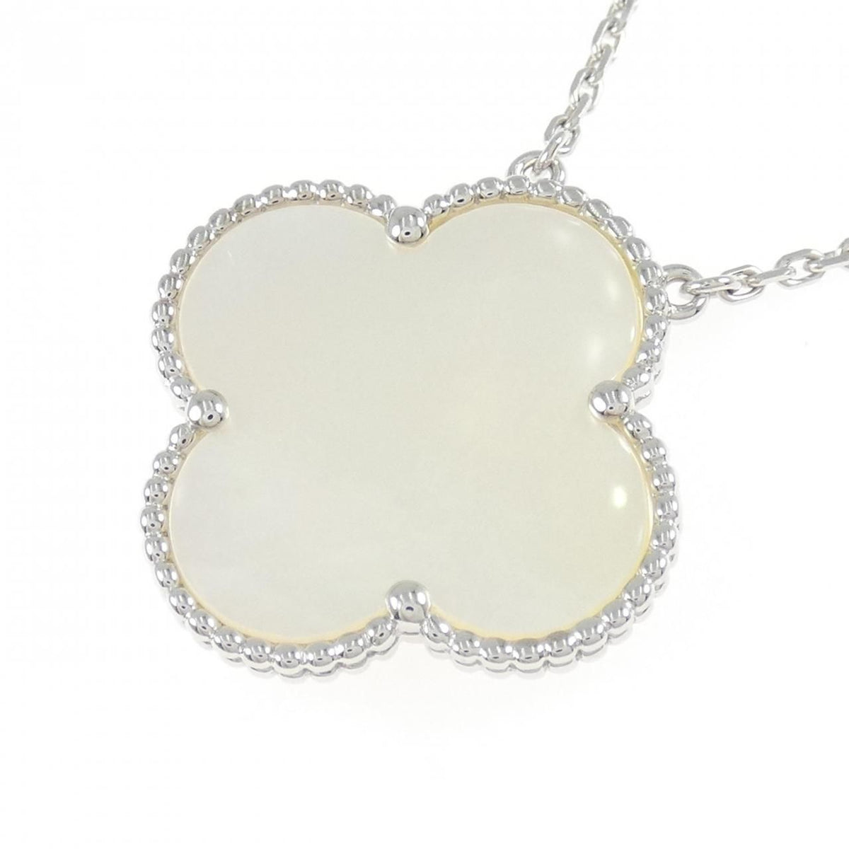 Van Cleef & Arpels Magic Alhambra Necklace — view 3