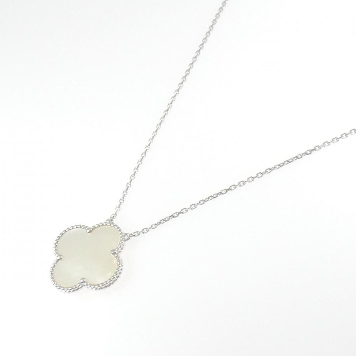 Van Cleef & Arpels Magic Alhambra Necklace — view 2