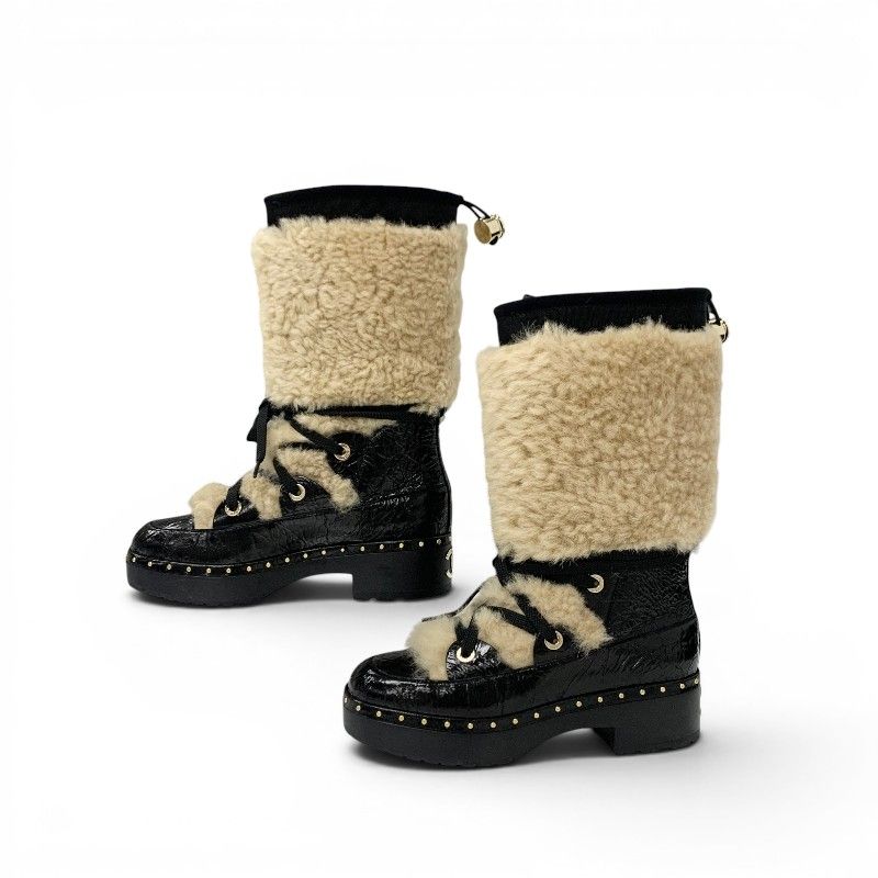 Chanel Boots Long Shoes Shearling Leather Black Beige CC Logo Processing Middle — view 3