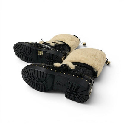 Chanel Boots Long Shoes Shearling Leather Black Beige CC Logo Processing Middle — view 6