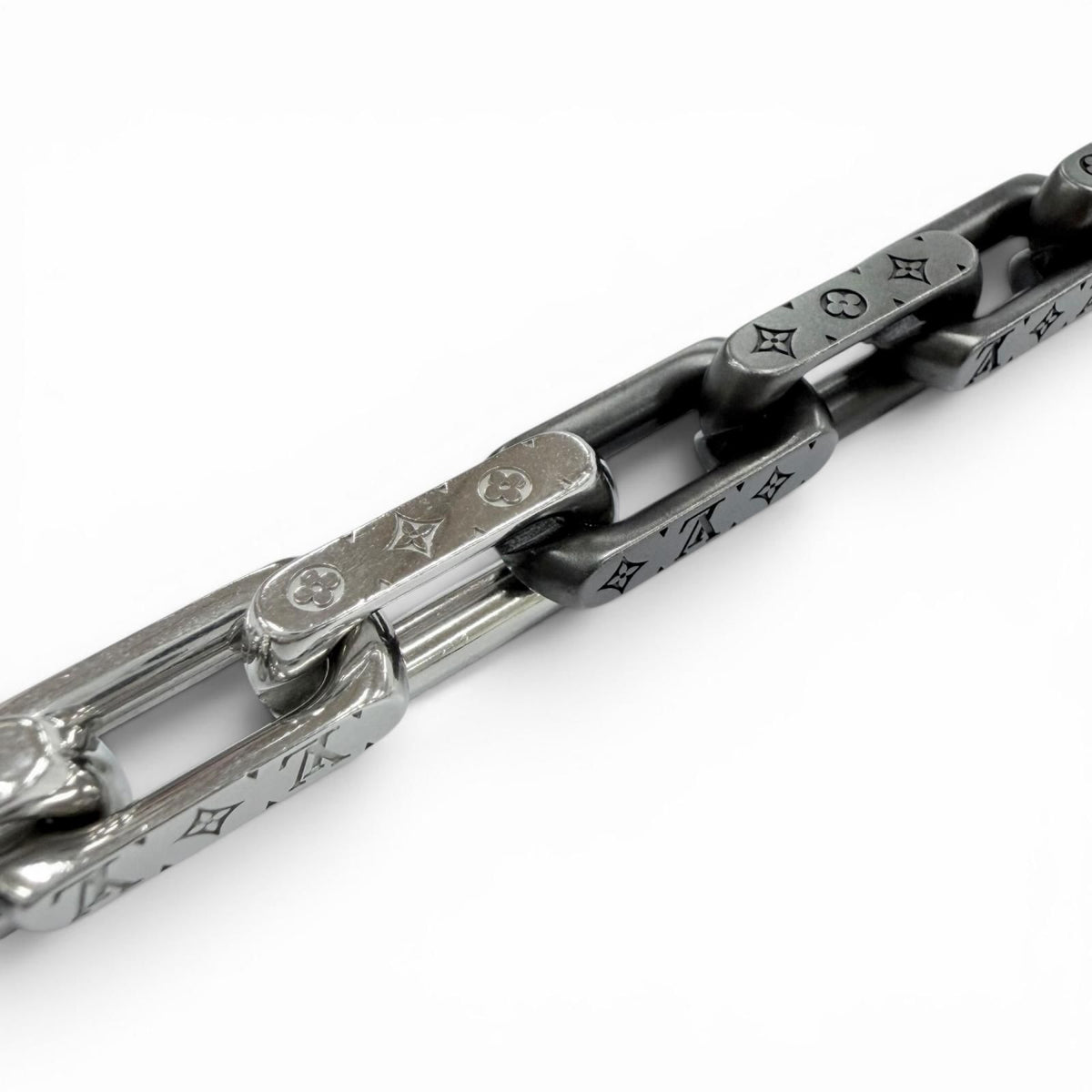 Louis Vuitton Bracelet Monogram Chain Wrist Circumference 19 Silver Black — view 5