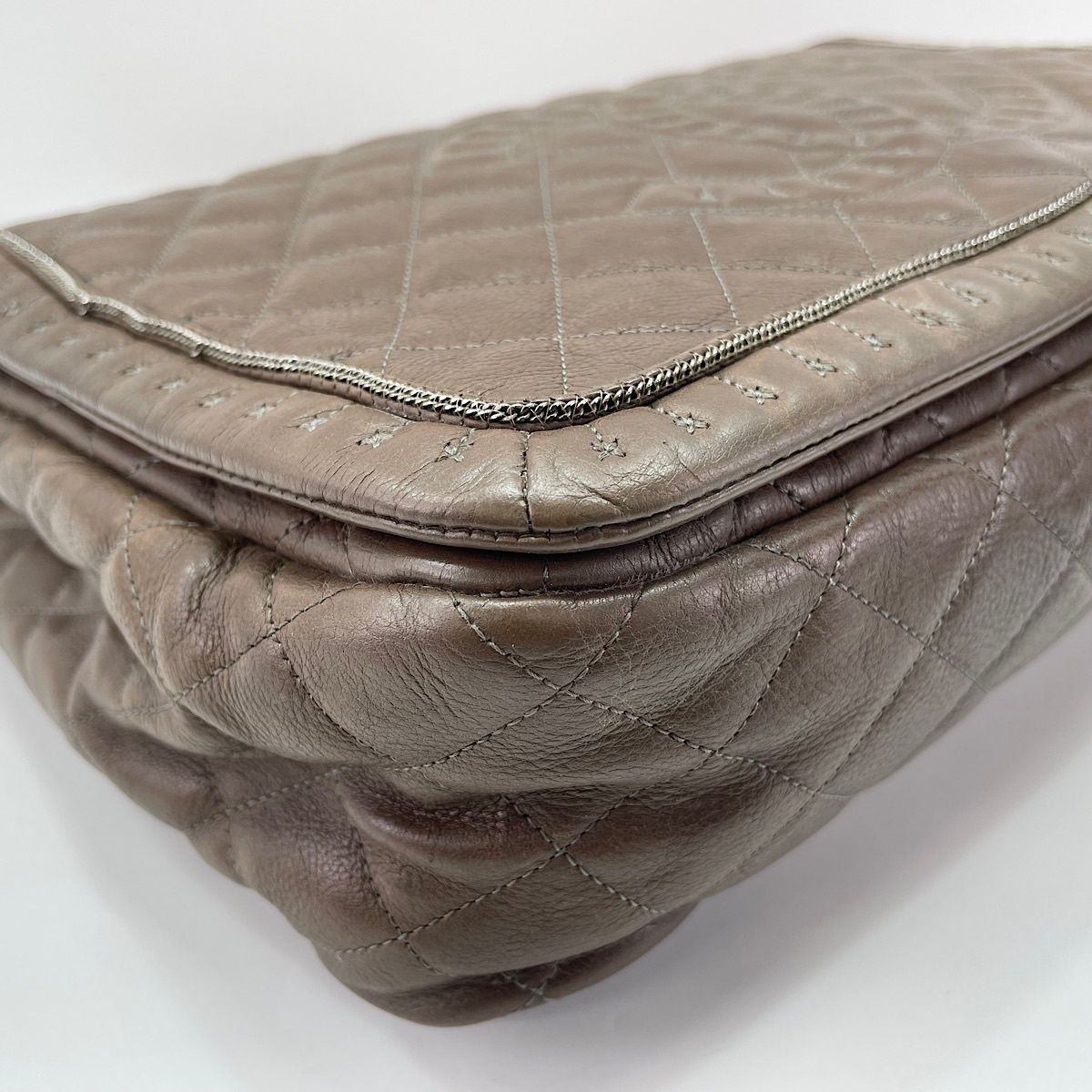 Chanel Shoulder Bag Quilted — view 7