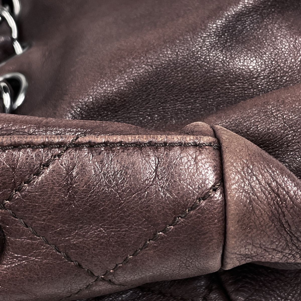 Chanel CC Logo Chain Tote Shoulder Bag Leather Brown — view 4